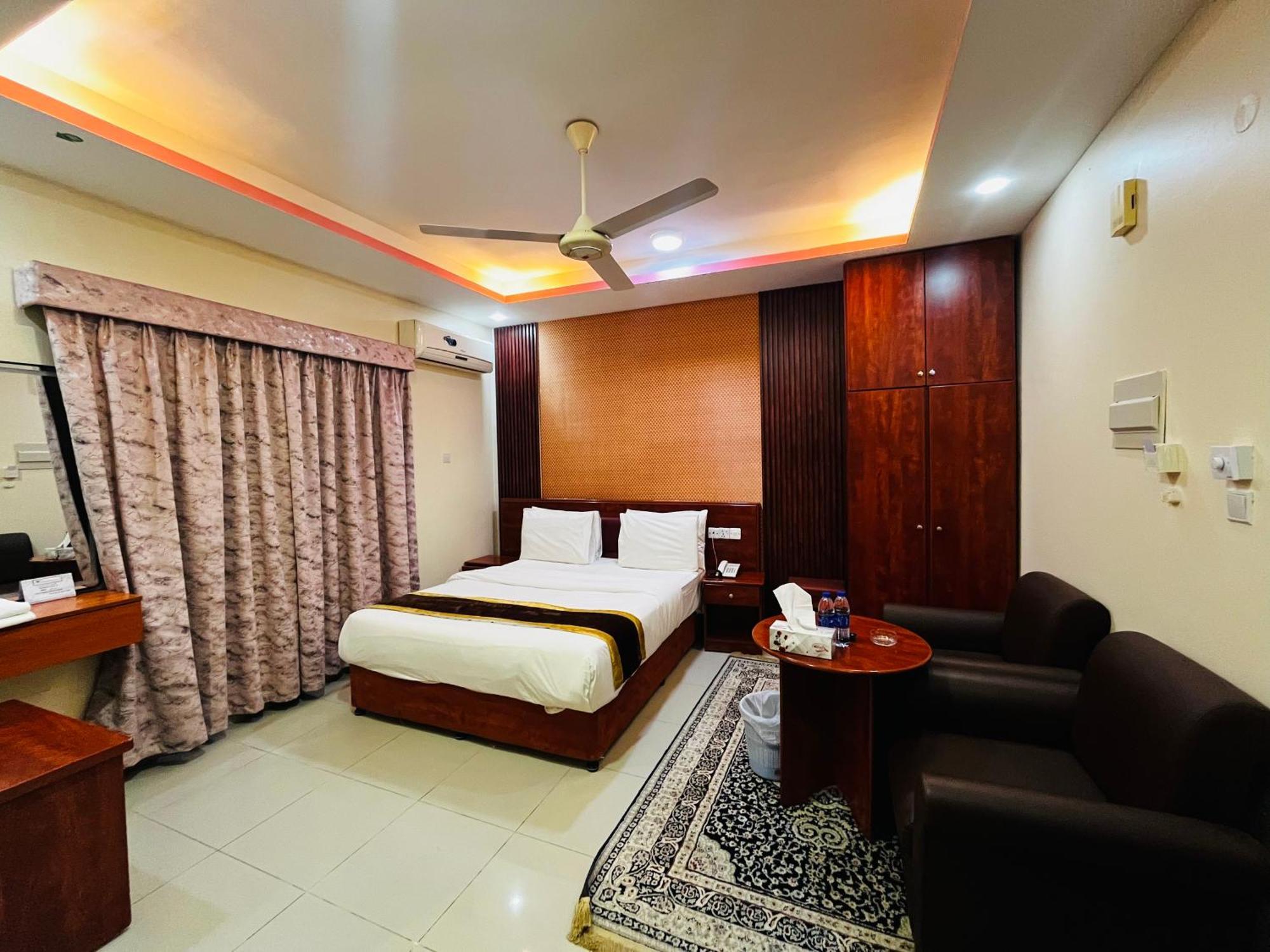 อัล นาคีล โฮเต็ล อพาร์ตเมนต์ Hotel ราสอัลไคมาห์ ภายนอก รูปภาพ